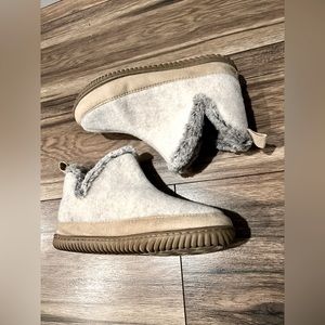 dluxe by dearfoams Women's Dolly Felted Bootie Slippers - Size Medium (7-8)